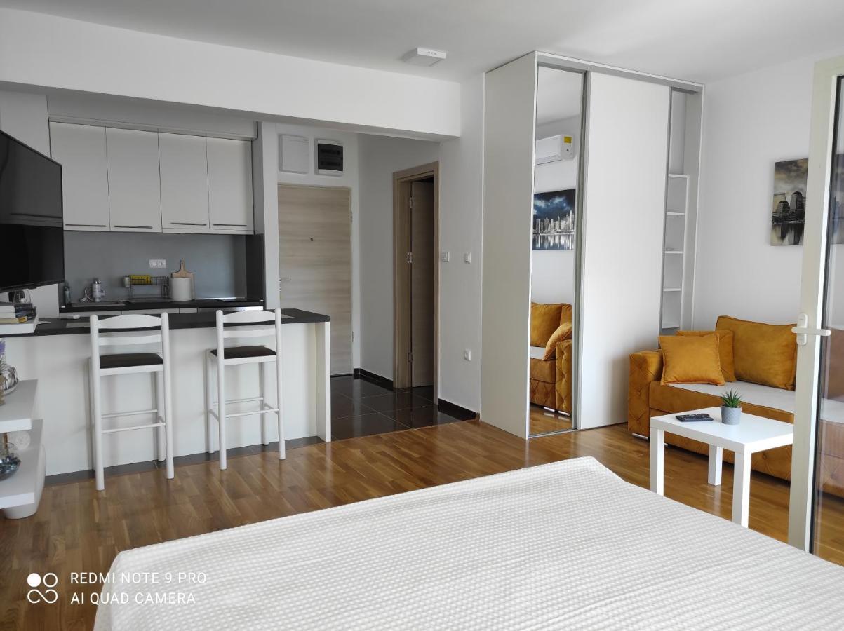 Comfort Studio With Sea View And Swimming Pool เบชิชิ ภายนอก รูปภาพ